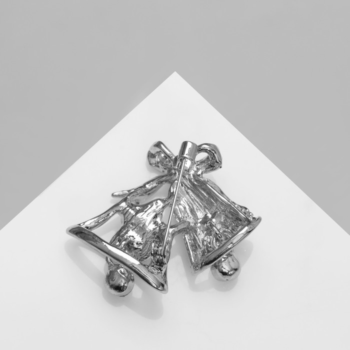 Брошь «Колокольчики», цвет белый в серебре Брошь «Колокольчики», цвет белый в серебре