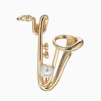 Брошь &laquo;Саксофон&raquo;, музыка, жемчуг, цвет белый в золоте