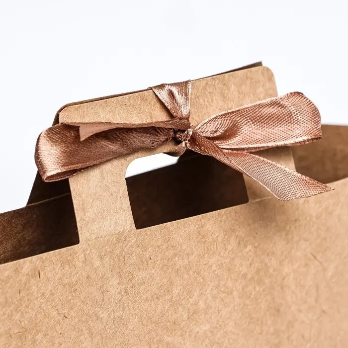 Коробка - пакет, крафт, 15×15×8 см Коробка - пакет, крафт, 15×15×8 см