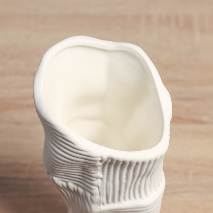 Керамическая ваза декоративная настольная «Теренс», для цветов, сухоцветов, d-11 см, h-19.5 см, белый Керамическая ваза декоративная настольная «Теренс», для цветов, сухоцветов, d-11 см, h-19.5 см, белый