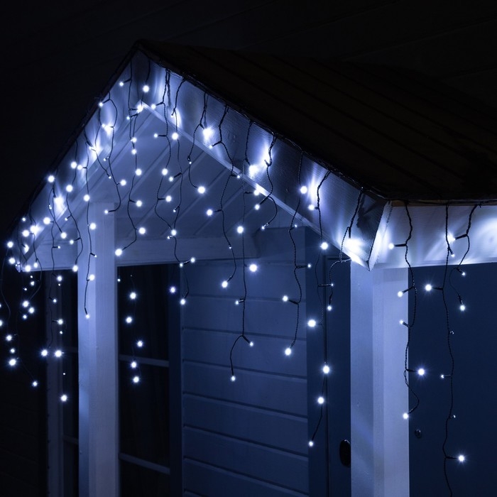 Гирлянда «Бахрома» 3 × 0.6 м, IP44, УМС, тёмная нить, 100 LED, свечение белое, мерцание, 24 В Гирлянда «Бахрома» 3 × 0.6 м, IP44, УМС, тёмная нить, 100 LED, свечение белое, мерцание, 24 В