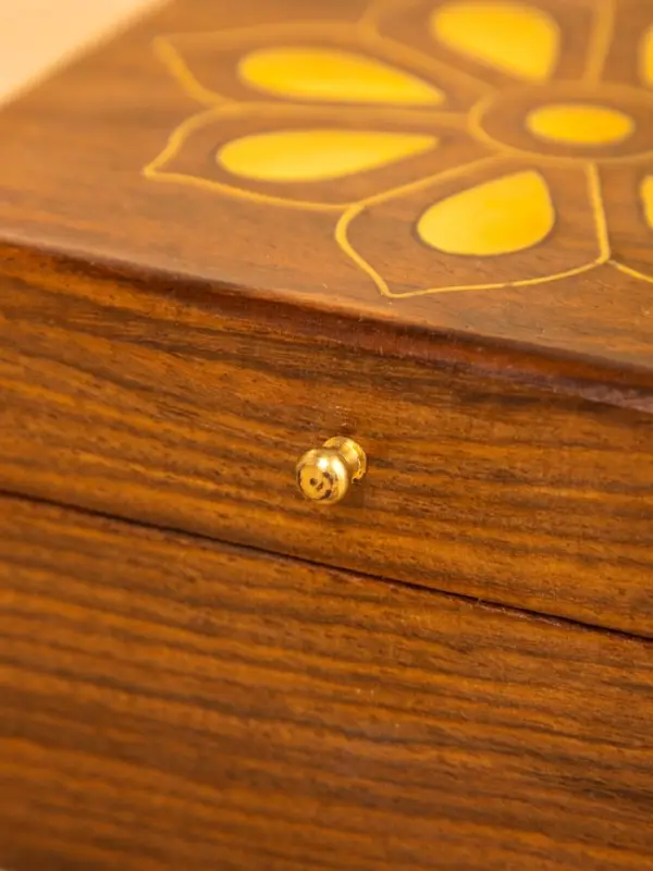 Шкатулка  Шкатулка "Цветок" 10х10х6 см, дерево шишам