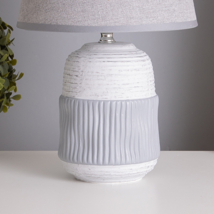 Лампа настольная Лампа настольная "Дарианна" 1х40Вт Е14 серый 29х20х32,5