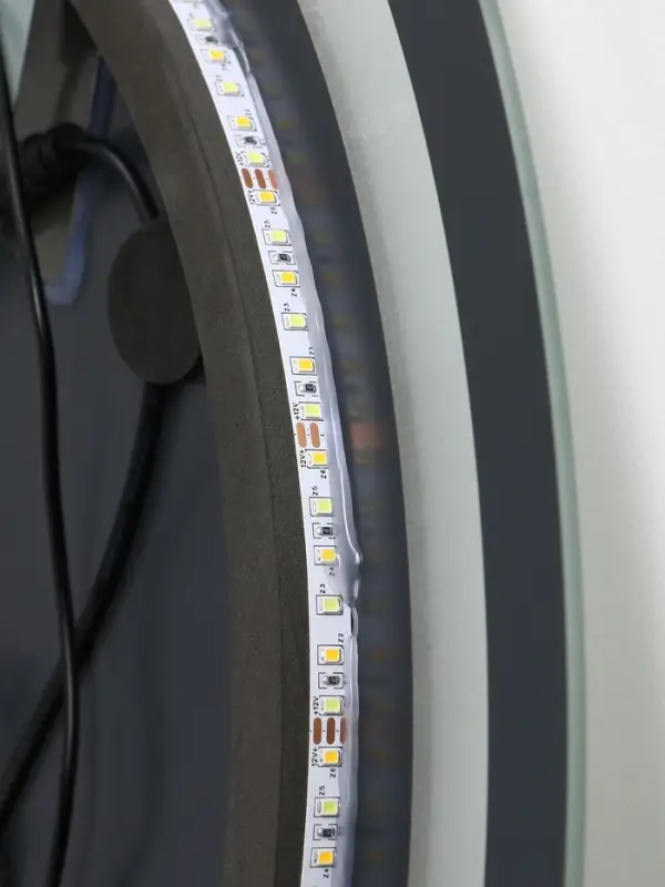 Зеркало с подсветкой 50х50 см, сенсорная кнопка