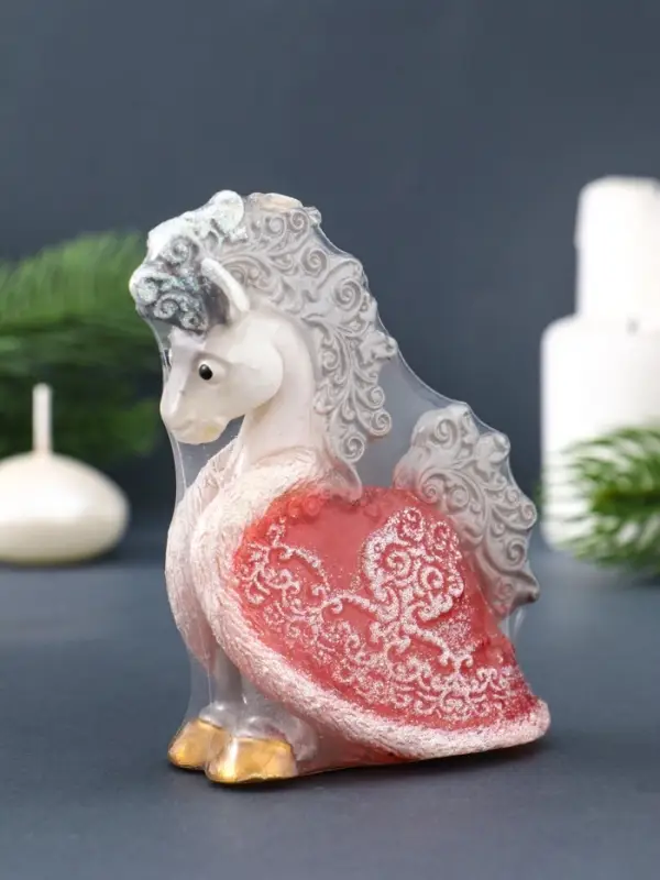 Свеча фигурная "Лошадка с попоной" 8,5х4х11 см, цв. серебро