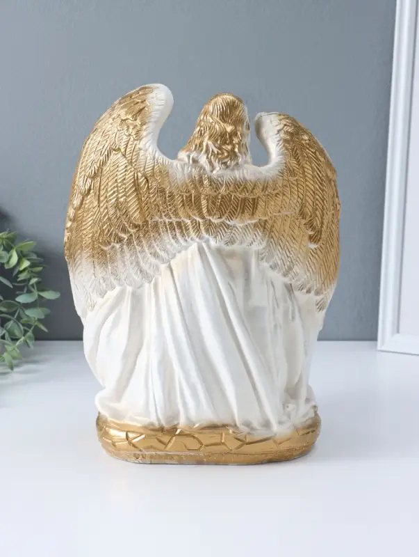 Фигура "Ангел хранитель" белый с золотом 35х25х15 см