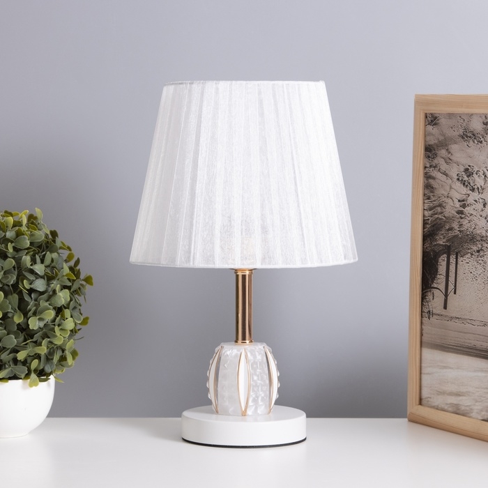 Лампа настольная Лампа настольная "Клаудия" 1х40Вт Е27 1х5Вт LED белый/прозрачный 21х21х34см