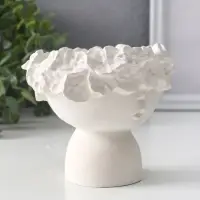 Подставка для мелочей «Девочка в венке», 12.5×11×10.5 см, натуральный, гипс