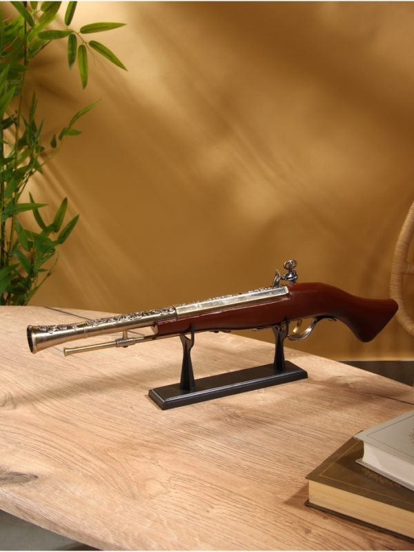 Макет оружия на подставке 2в1 «Сувенирный пистолет. Дуэль», подарочный набор, 54 см