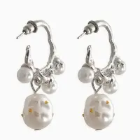 Серьги-кольца с жемчугом "Бусинки в крапинку", цвет белый в серебре Серьги-кольца с жемчугом "Бусинки в крапинку", цвет белый в серебре