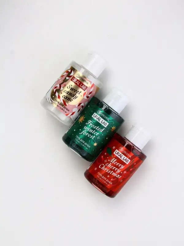 У_Winter Melody Набор в треугольной HNY, 3 геля для душа по 100 мл (10872543) У_Winter Melody Набор в треугольной HNY, 3 геля для душа по 100 мл (10872543)