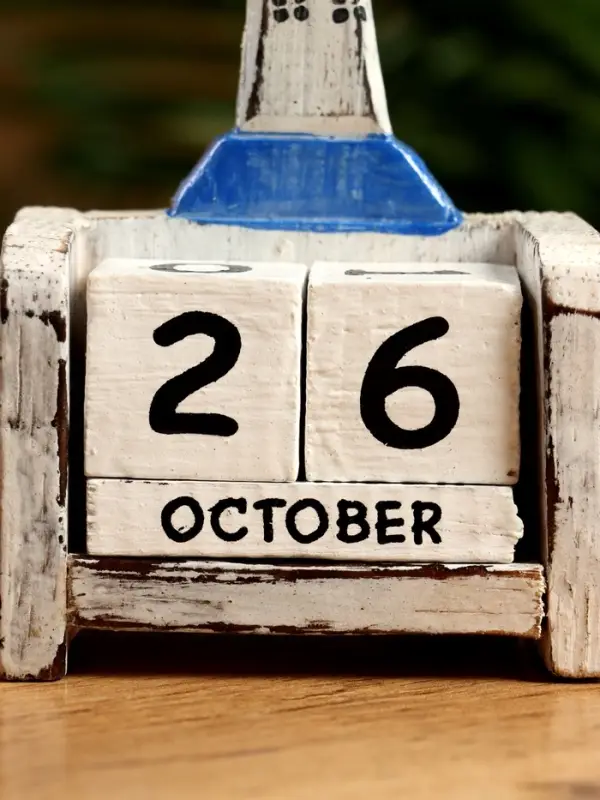 Календарь настольный «Маяк», 7×4×11 см, дерево, бело-синий