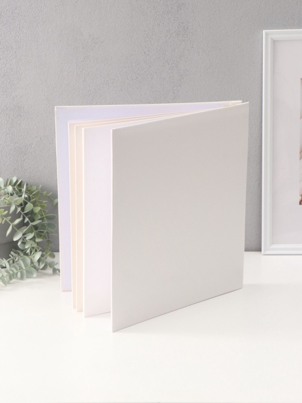 Фотоальбом магнитный 20 листов Фотоальбом магнитный 20 листов "Бегемотик с сердечком" кожзам, в коробке 2,6х32х33,5 см