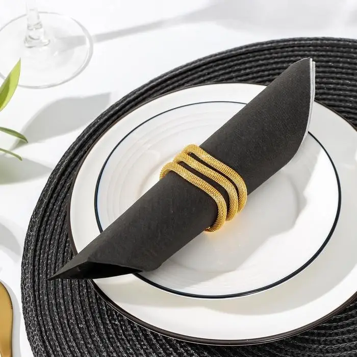 Кольцо для салфетки «Трипл», 5×4,5×2,5 см, цвет золотой