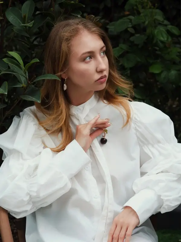 Брошь &laquo;Вишенка&raquo;, с листочком, бордово-зелёная в золоте