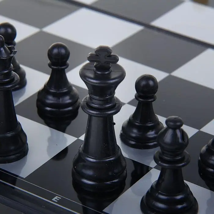 Шахматы магнитные &laquo;Пластиковые&raquo; 32&times;32 см, складная доска, для путешествий