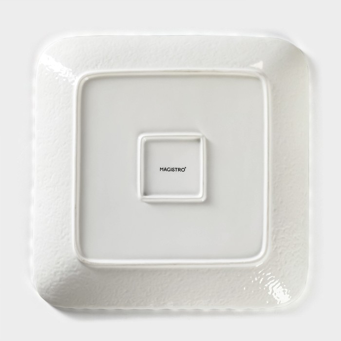 Тарелка фарфоровая квадратная Magistro «Цветок Бланш», 26,5×26,5 см, цвет белый Тарелка фарфоровая квадратная Magistro «Цветок Бланш», 26,5×26,5 см, цвет белый