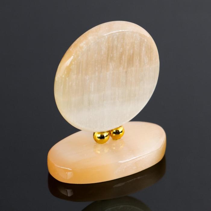 Сувенир на подставке Сувенир на подставке "На счастье и любовь!", селенит