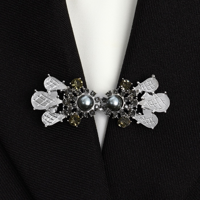 Зажим для кардигана «Барокко», цвет серый в серебре Зажим для кардигана «Барокко», цвет серый в серебре
