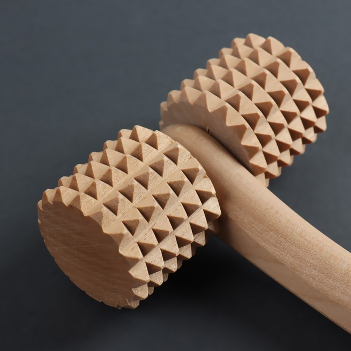 Массажёр «Каток», 20 × 9 × 4 см, деревянный, зубчатый Массажёр «Каток», 20 × 9 × 4 см, деревянный, зубчатый