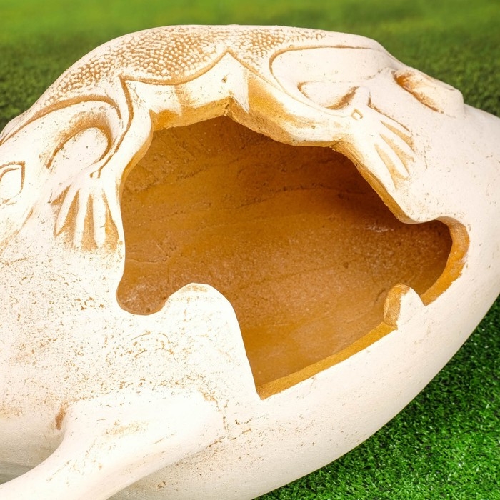 Фигурное кашпо  Фигурное кашпо "Амфора с ящерицей" 64х38см