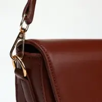 Сумка женская мессенджер на магните, 23&times;8&times;16 см, красно-коричневая