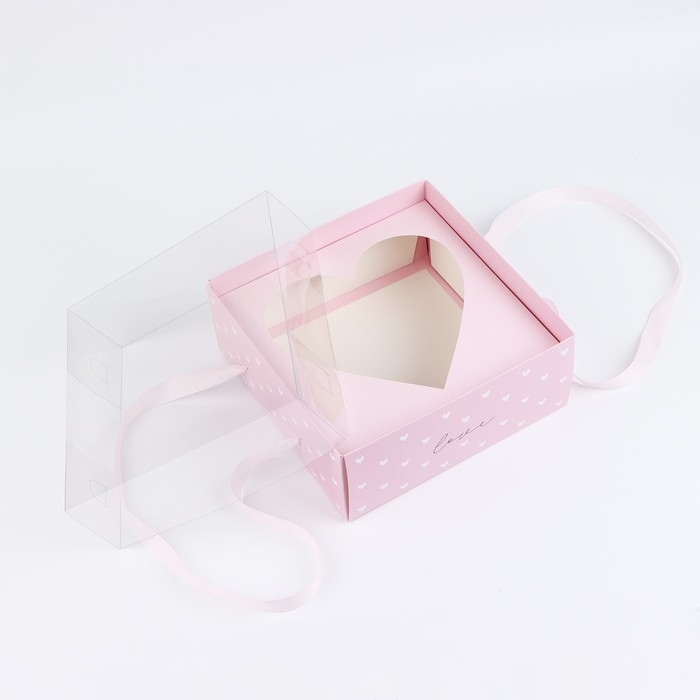 Коробка для цветов с формовым вкладышем и PVC крышкой «Love», 23.5 х 23.5 х 15 см Коробка для цветов с формовым вкладышем и PVC крышкой «Love», 23.5 х 23.5 х 15 см