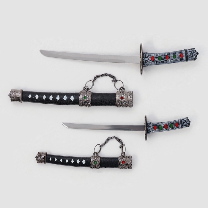 Сув. изделие катаны-мини 2в1 на подставке, ножны черные с белыми ромбами 16/20см микс Сув. изделие катаны-мини 2в1 на подставке, ножны черные с белыми ромбами 16/20см микс