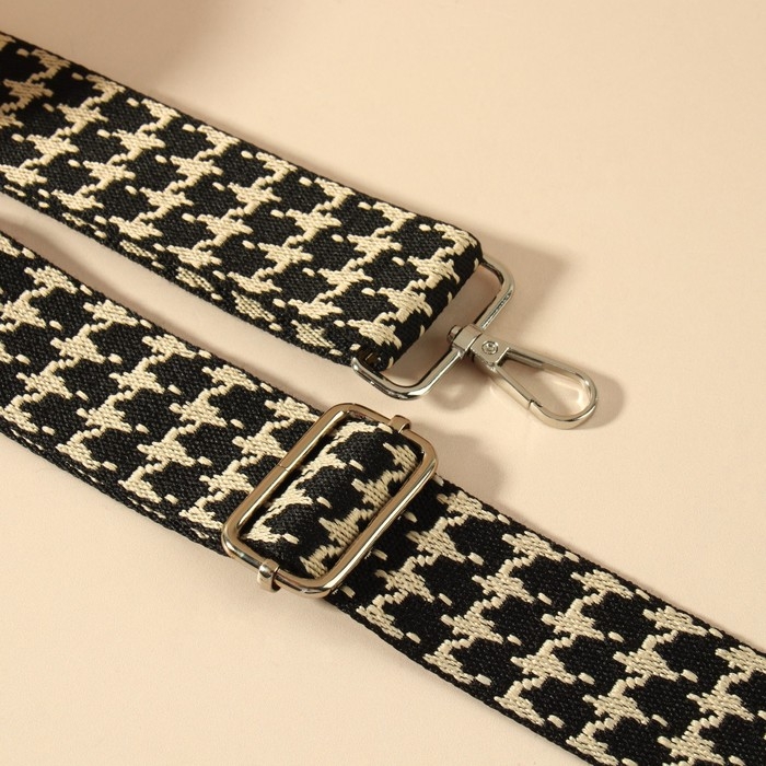 Ручка для сумки «Гусиная лапка», стропа, с карабинами, 139 ± 3 × 3,8 см, цвет чёрный/белый Ручка для сумки «Гусиная лапка», стропа, с карабинами, 139 ± 3 × 3,8 см, цвет чёрный/белый