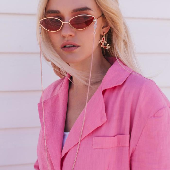 Серьги эмаль «Ночь» рыбка с ракушкой, цвет красно-зелёный в золоте Серьги эмаль «Ночь» рыбка с ракушкой, цвет красно-зелёный в золоте