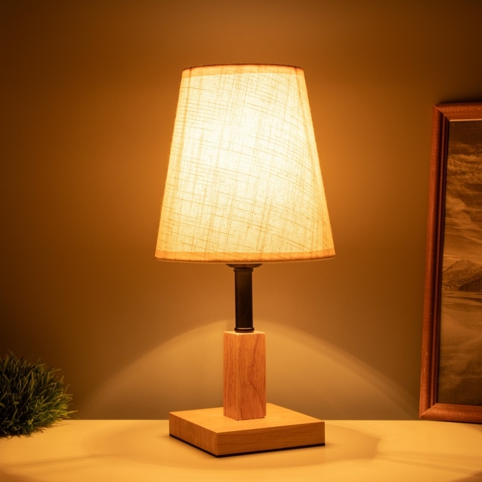 Лампа настольная Лампа настольная "Колд" 1х40Вт Е27 светлое дерево 16х16х34см