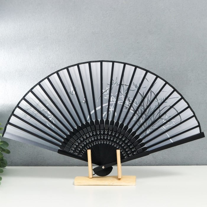 Веер бамбук, текстиль h=21 см  Веер бамбук, текстиль h=21 см "Бабочки в траве" чёрно-белый, с кисточкой