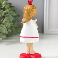 Сувенир полистоун "Маленькая принцесса с алым сердцем" 5х5,5х13 см