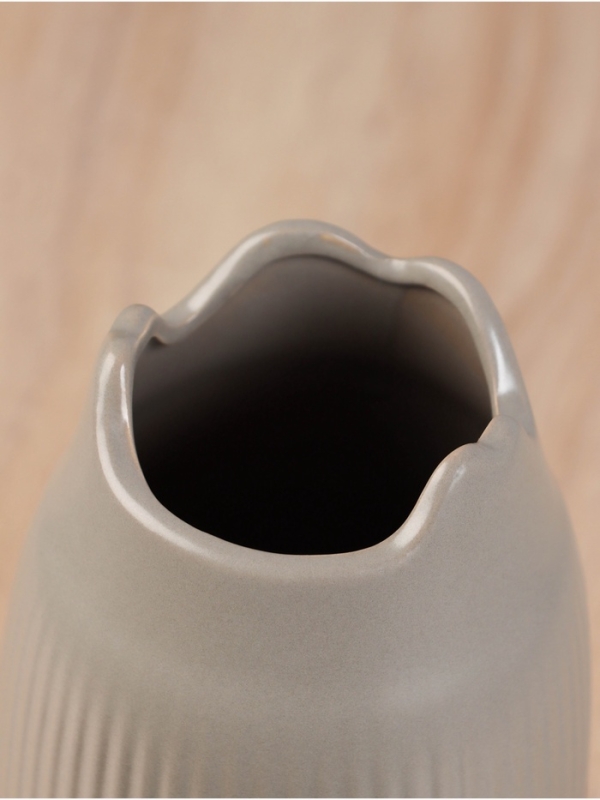 Ваза керамика настольная Ваза керамика настольная "Вайолэт" 20х8,5 см, серый