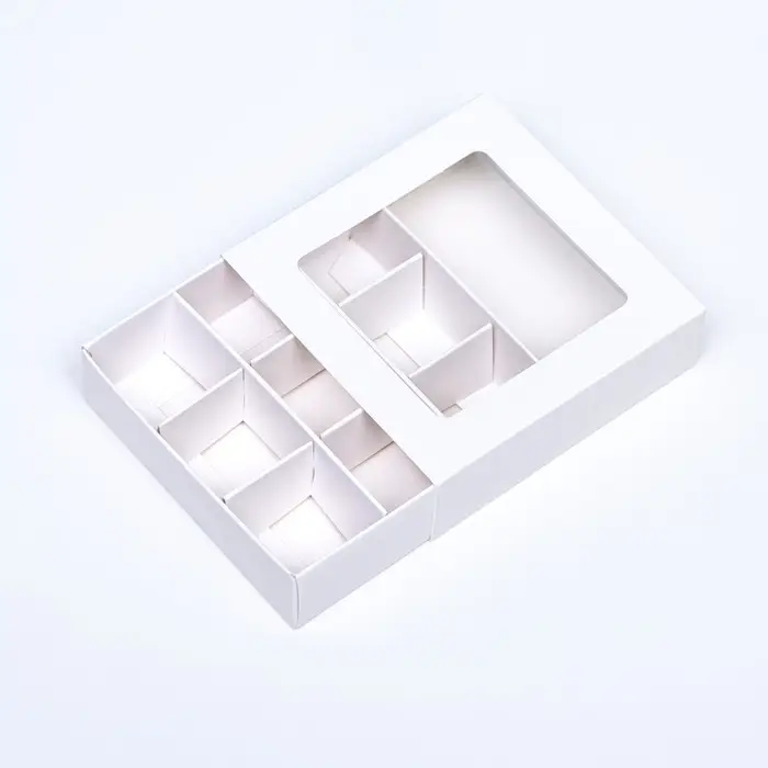 Коробка для 9 конфет, 8.7×8.7×2.5 см, тонкие разделители, белый Коробка для 9 конфет, 8.7×8.7×2.5 см, тонкие разделители, белый