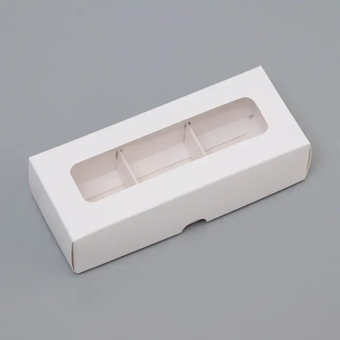 Коробка для 3 конфеты, с окном, белый 13&times;5&times;3.3 см