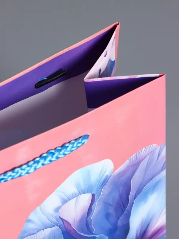 Пакет подарочный ламинированный, "Взгляд фиалки" 18 х 22,3 х 10 см