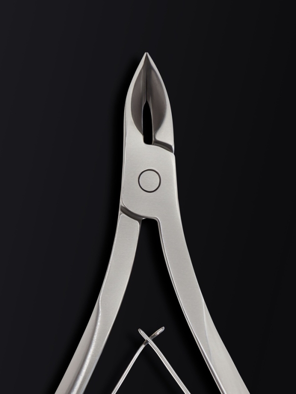 Кусачки для кутикулы 2 пружины 10см(8мм) лого QF серебр блистер QF