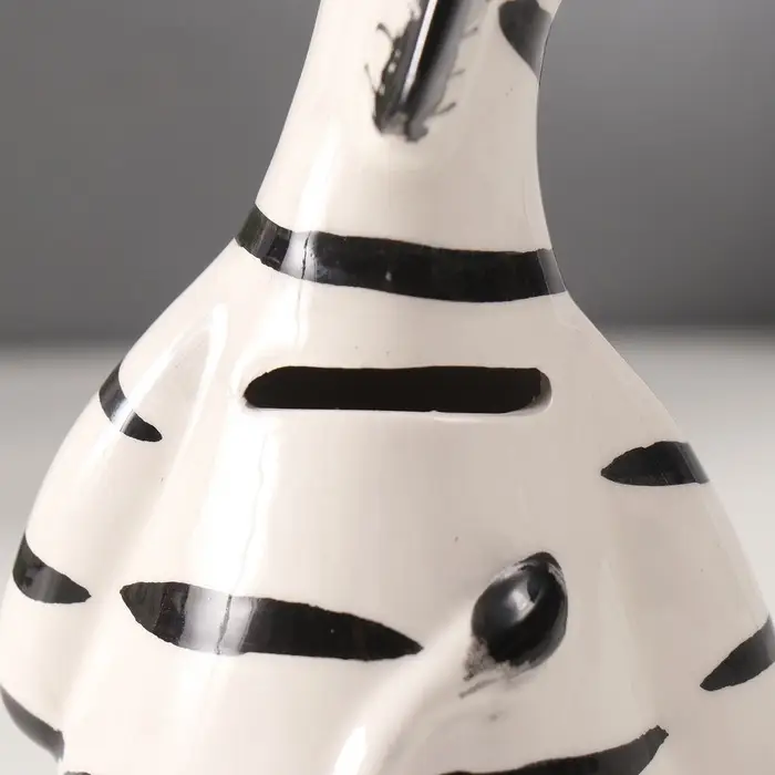 Копилка для денег &laquo;Зебра-пучеглазка&raquo;, керамика, 8.8&times;10.7&times;18.8 см