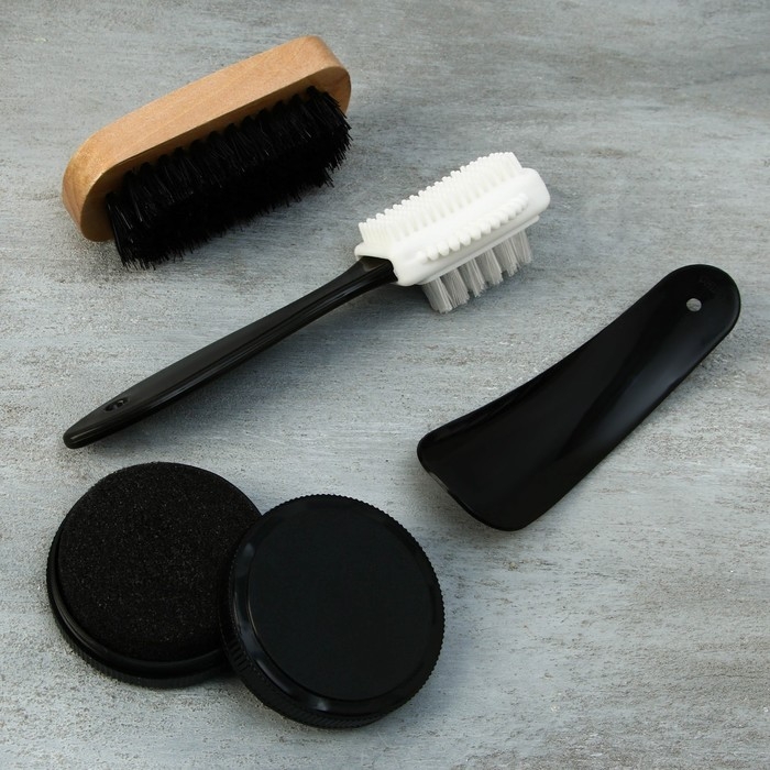 Подарочный набор дорожный для обуви «Сильному и надежному»: щётка 2 шт, губка, лопатка Подарочный набор дорожный для обуви «Сильному и надежному»: щётка 2 шт, губка, лопатка