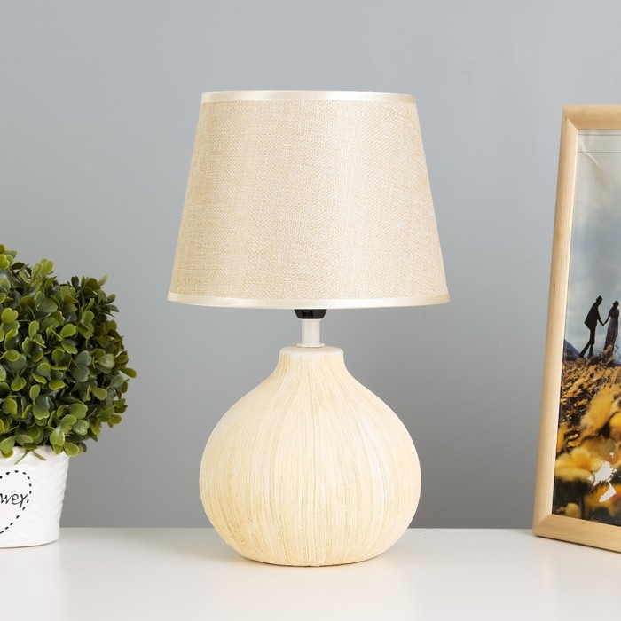 Настольная лампа Настольная лампа "Латея" Е14 40Вт бежевый 19х19х33 см RISALUX