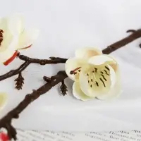 Цветы искусственные &laquo;Веточка сакуры&raquo;, 2.5&times;42 см, белые