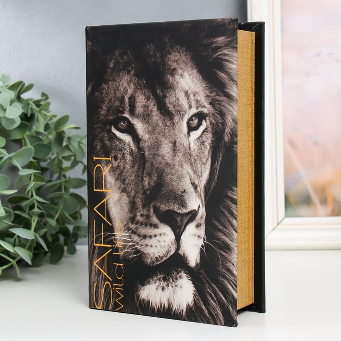 Сейф-книга дерево кожзам Сейф-книга дерево кожзам "Лев - дикая жизнь" 21х13х5 см