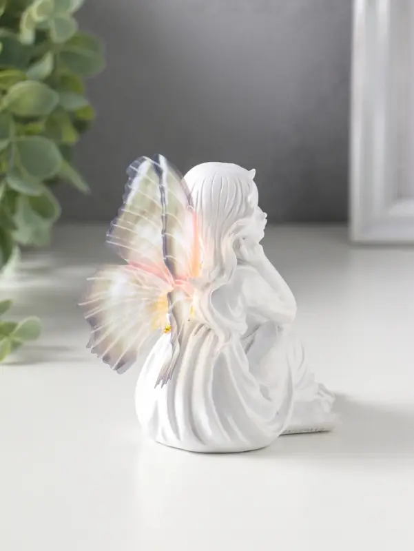 Сувенир полистоун "Девочка-бабочка" белый 6,5х10х9,7 см