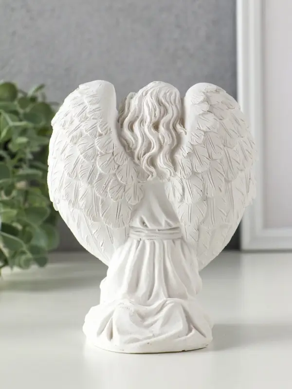 Сувенир полистоун "Девушка-ангел - обниму тебя крыльями" белый 12,5х9х15 см