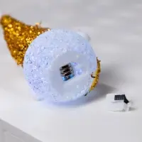 Ёлочная игрушка &laquo;Золотистый снеговичок&raquo;, 8 см, 1 LED, от батареек AG13&times;3, свечение мульти (RGB)
