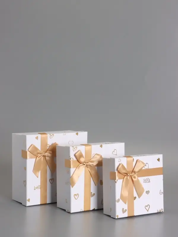 Наборок коробок 3 в 1 прямоугольные 19*19*9.8 17*17*8.0 15*15*6.5 см