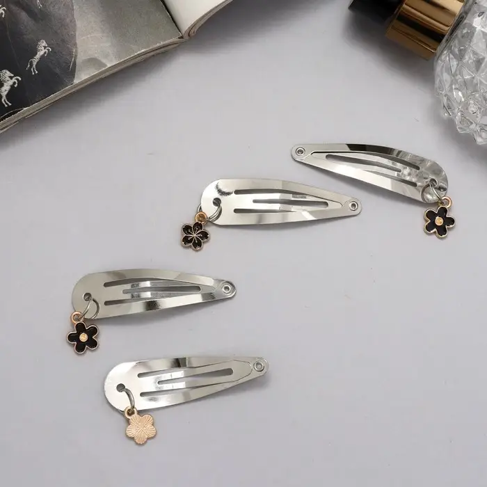 Невидимки для волос «Офелия», набор 4 шт., цветочек, 4.5 см, серебро Невидимки для волос «Офелия», набор 4 шт., цветочек, 4.5 см, серебро