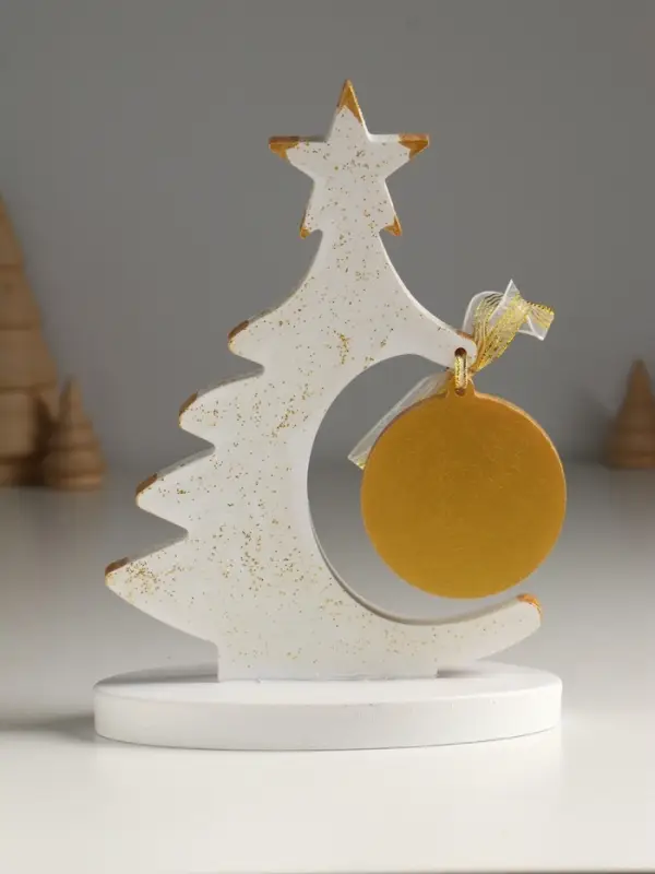 Фигура "Ёлочка с шаром" 20х7,5х14,5 см, белый с золотом