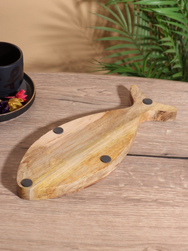 Блюдо в форме рыбки Блюдо в форме рыбки "Черепаха и цветы" дерево манго 32х11,5х2 см